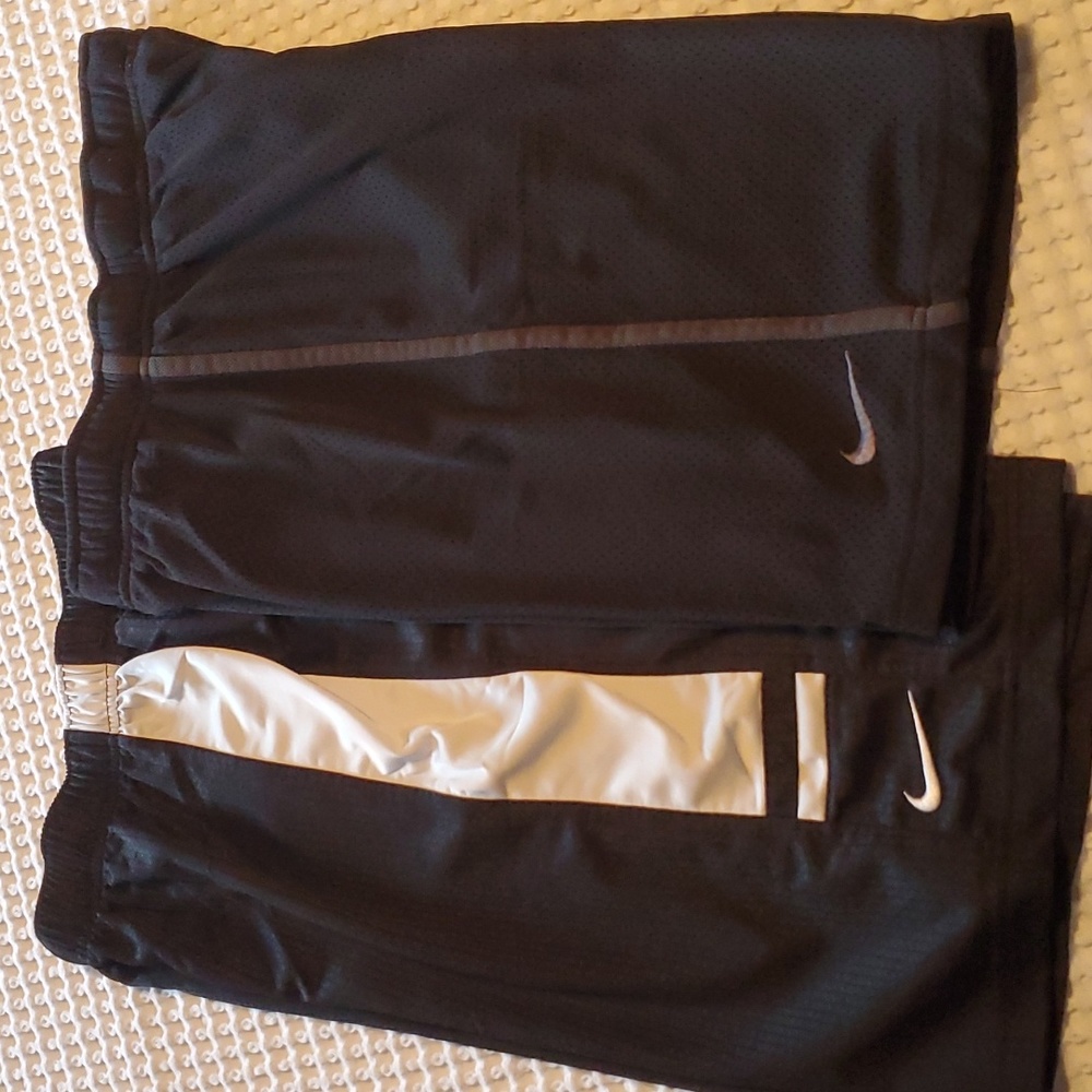 2pr Nike shorts